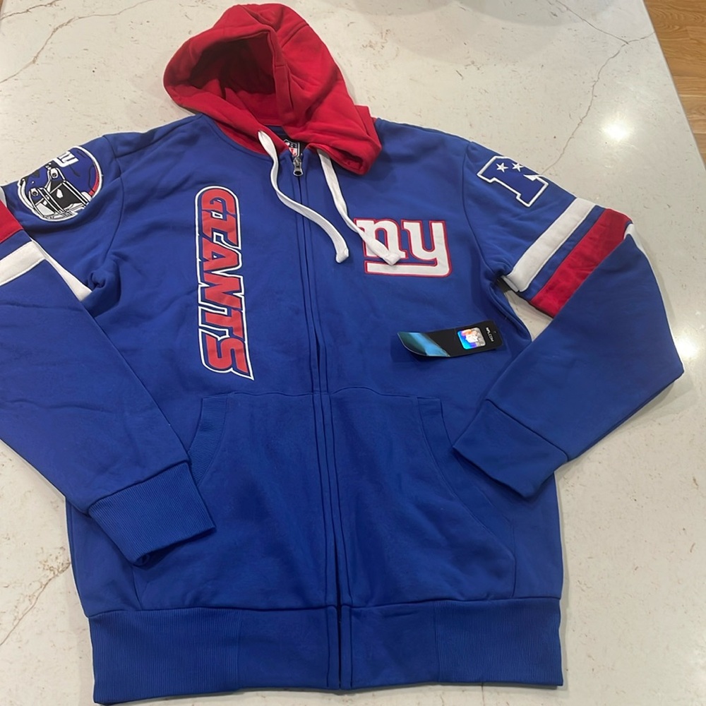New with tags. New York Giants hoodie